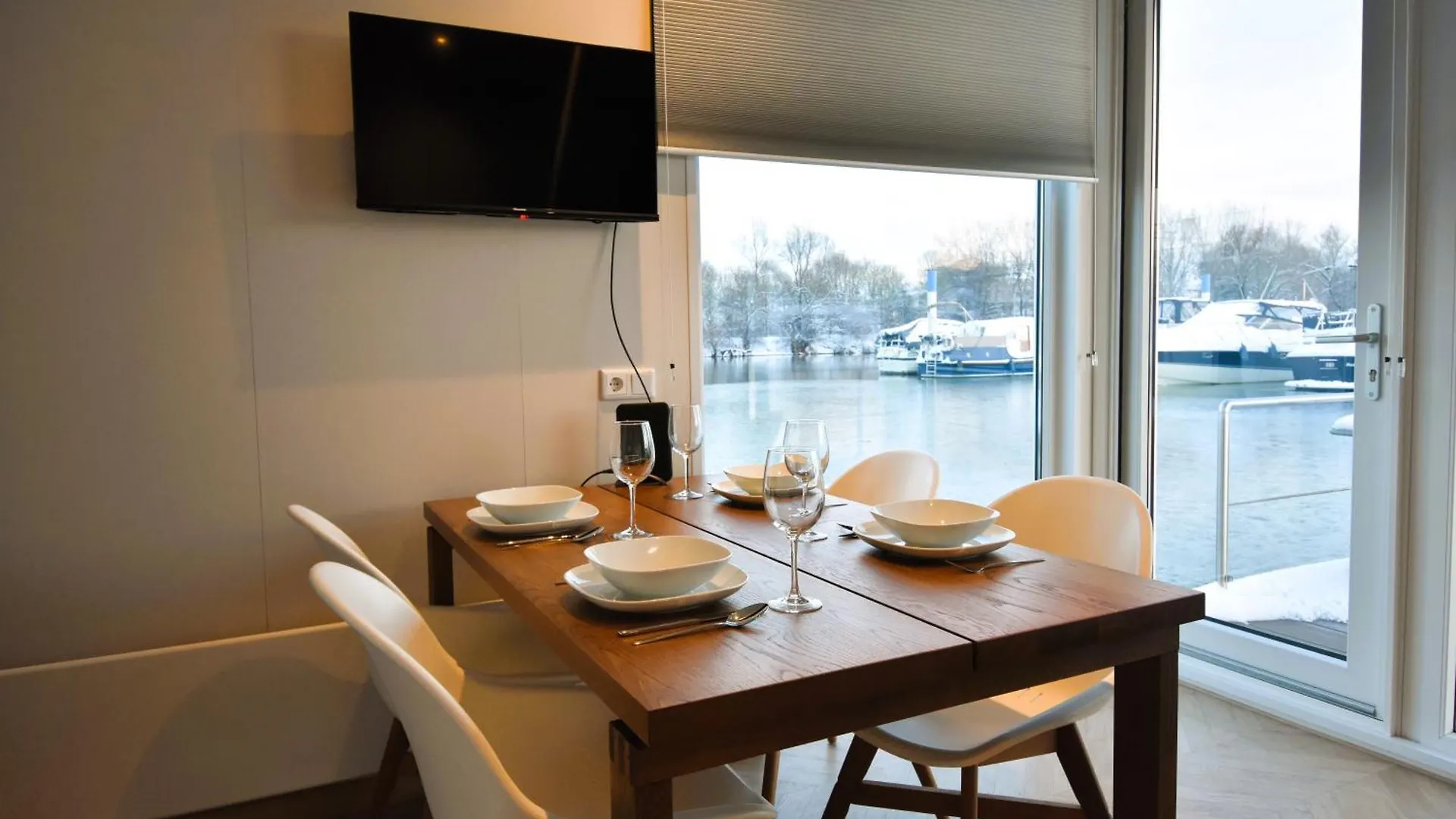 Houseboat Trinidad Hotel Maastricht 0*,
